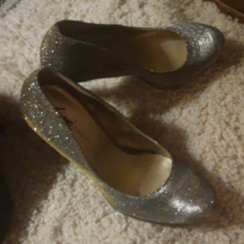 High  heels - Picture 2 of 2